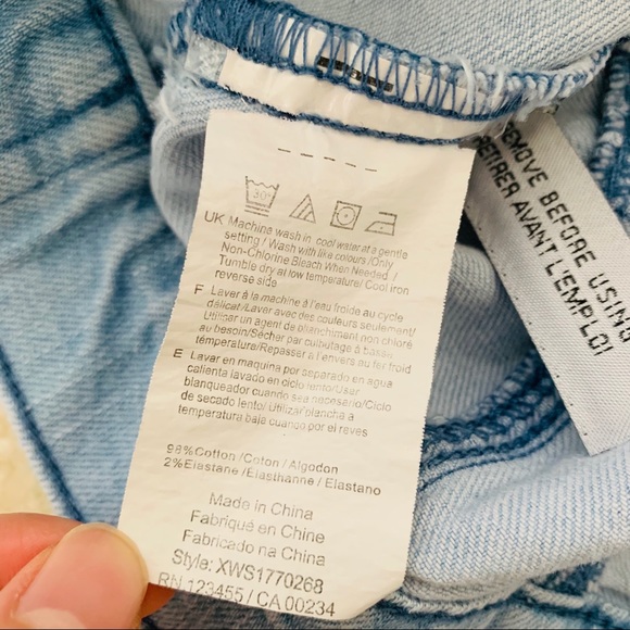 👚 3/$40 Cropped Embroidered Denim Jacket - Picture 10 of 10